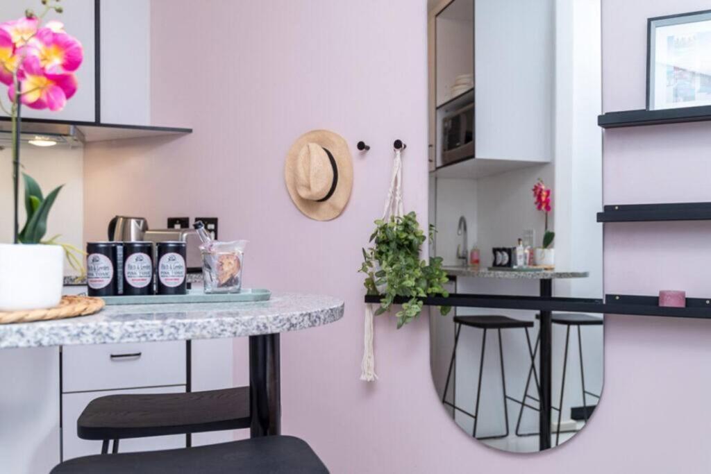 Sassy Studio In Trendy Sea Point Cape Town Exterior photo